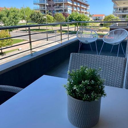 Acogedor Apartamento Con Terraza En Portonovo Bagian luar foto