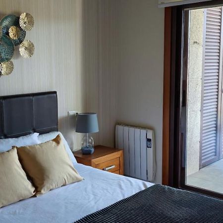 Acogedor Apartamento Con Terraza En Portonovo Bagian luar foto